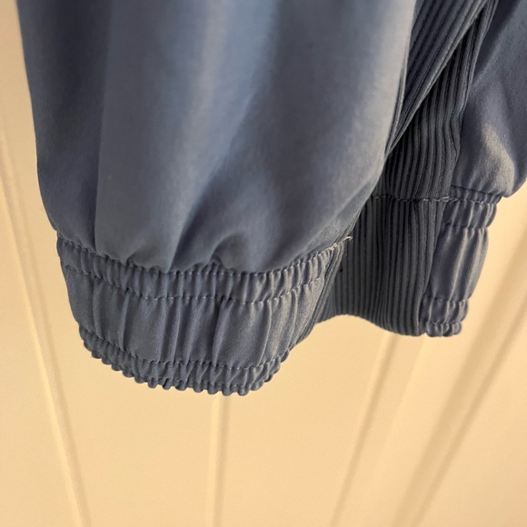 Women’s Athleta Brooklyn Jogger - Picture 4 of 4